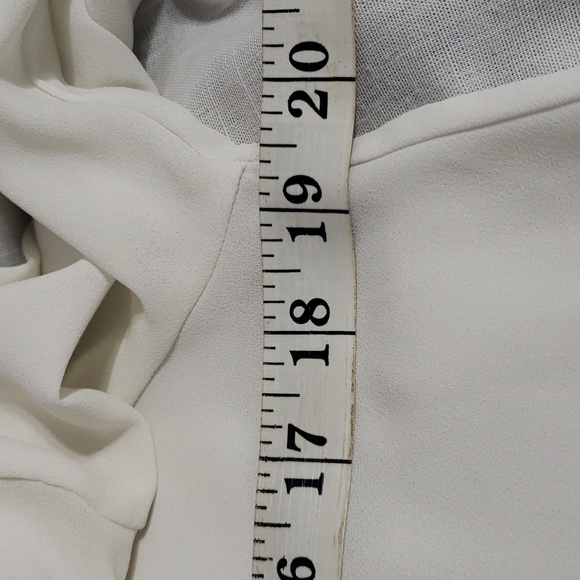 Lush.  Soft & Silky White Blouse; V-Strap Neck line; Key Hole Closure EUC Size S - Picture 9 of 13